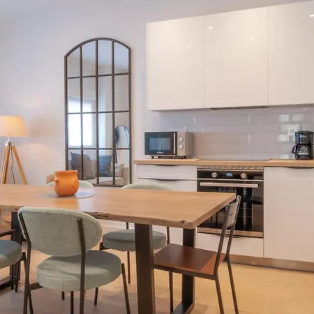 Av Manuel Junquera 27