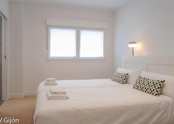 Avg Manuel Junquera 27 *